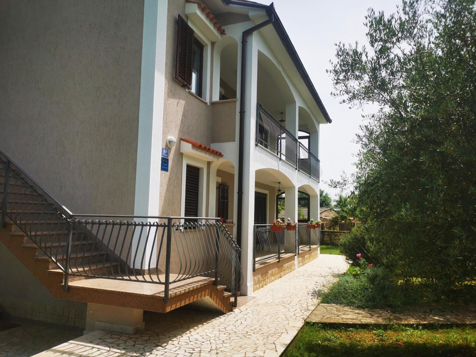Garden Apartment Maria Vrsar Exterior photo