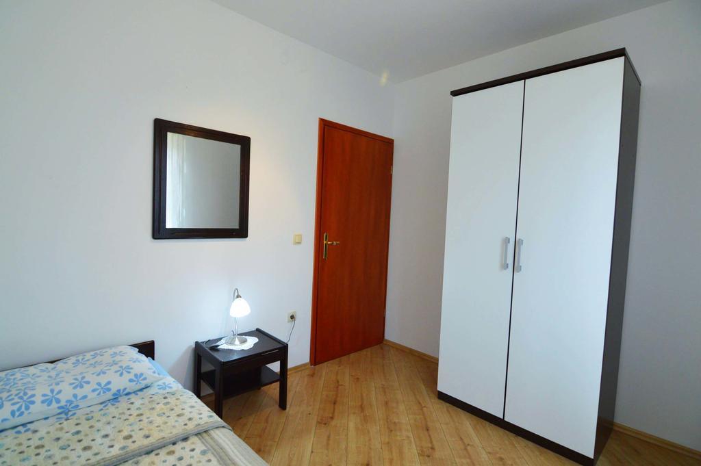 Garden Apartment Maria Vrsar Exterior photo